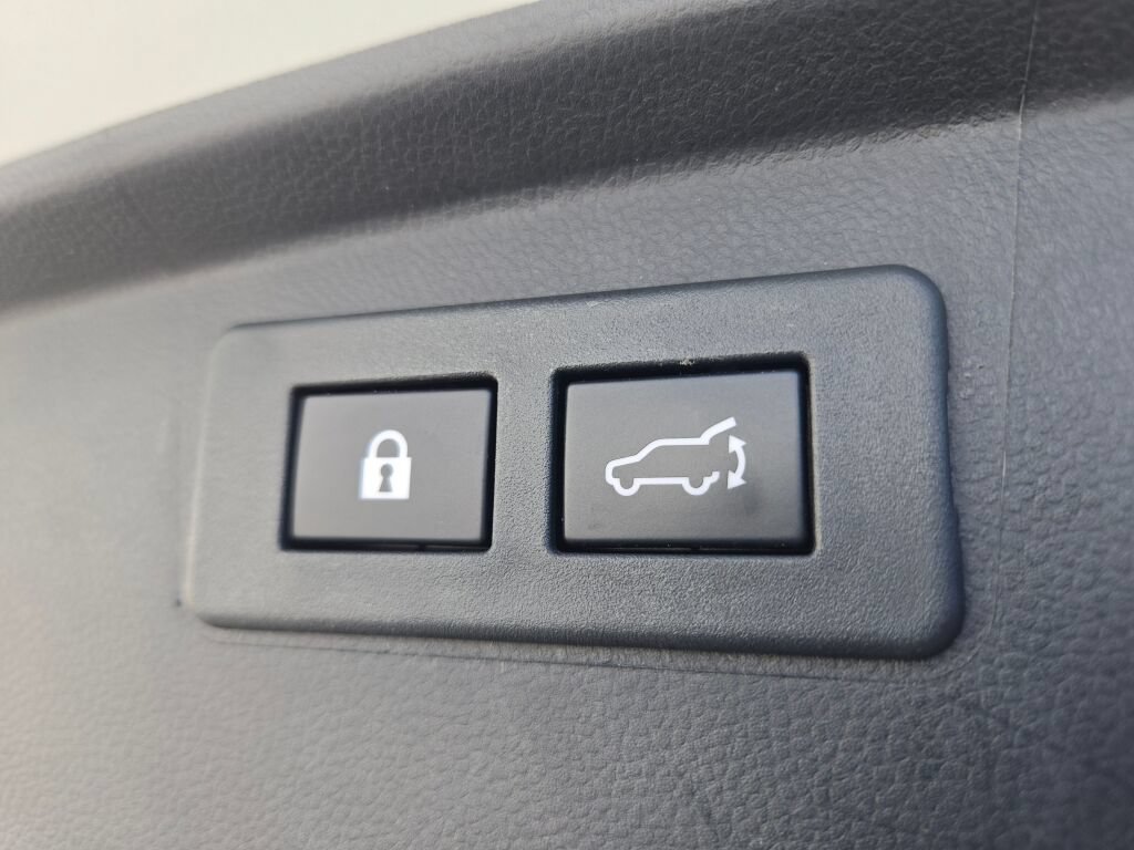 Used 2023 Subaru Outback Onyx Edition XT AWD/4WD image 17