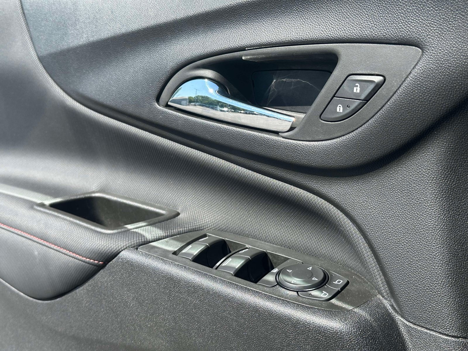 Used 2023 Chevrolet Equinox RS w/ RS Leather Package FWD image 22