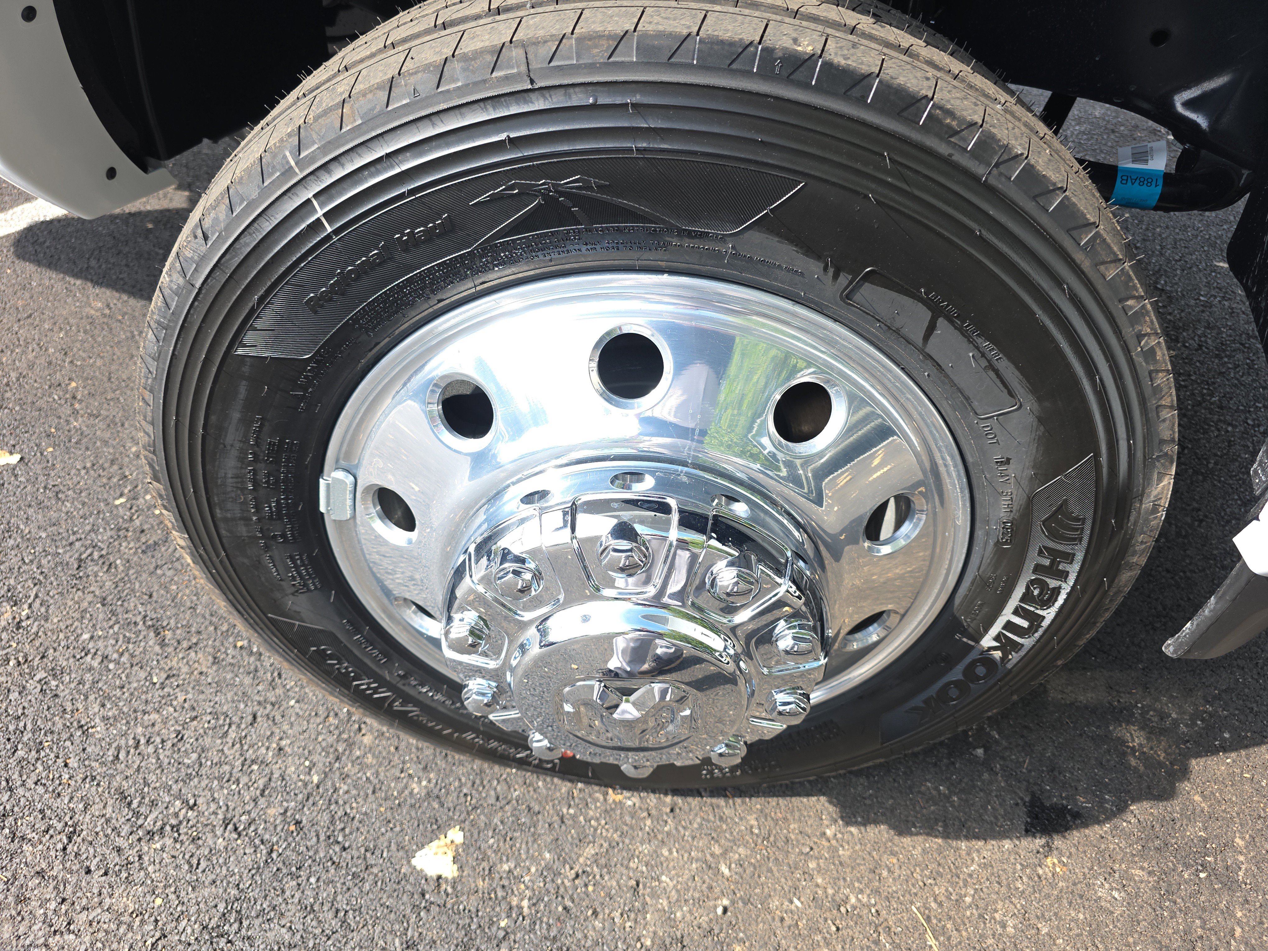 New 2026 RAM 5500 4x4 Regular Cab image 24