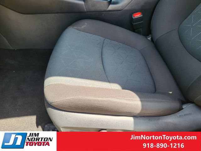 Used 2025 Toyota RAV4 XLE FWD image 24