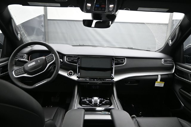 New 2026 Jeep Grand Wagoneer L Limited AWD/4WD image 9