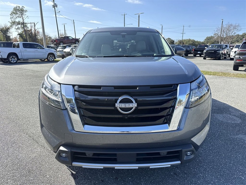 Used 2022 Nissan Pathfinder Platinum w/ Cargo Package image 8