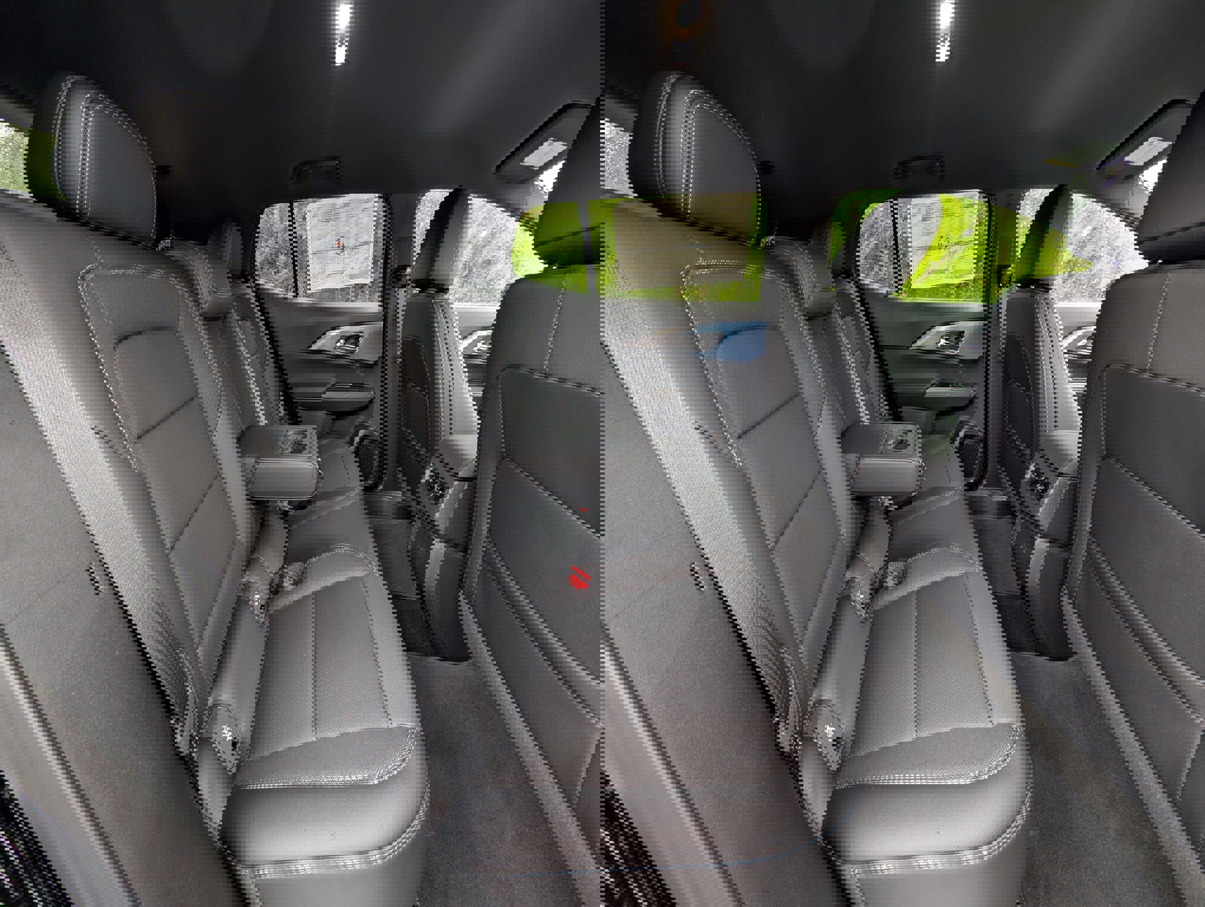 New 2025 Chevrolet Equinox EV LT image 32