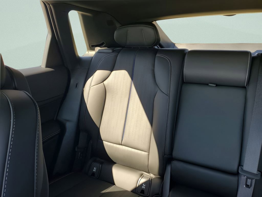 Used 2025 Cadillac Lyriq Luxury image 12