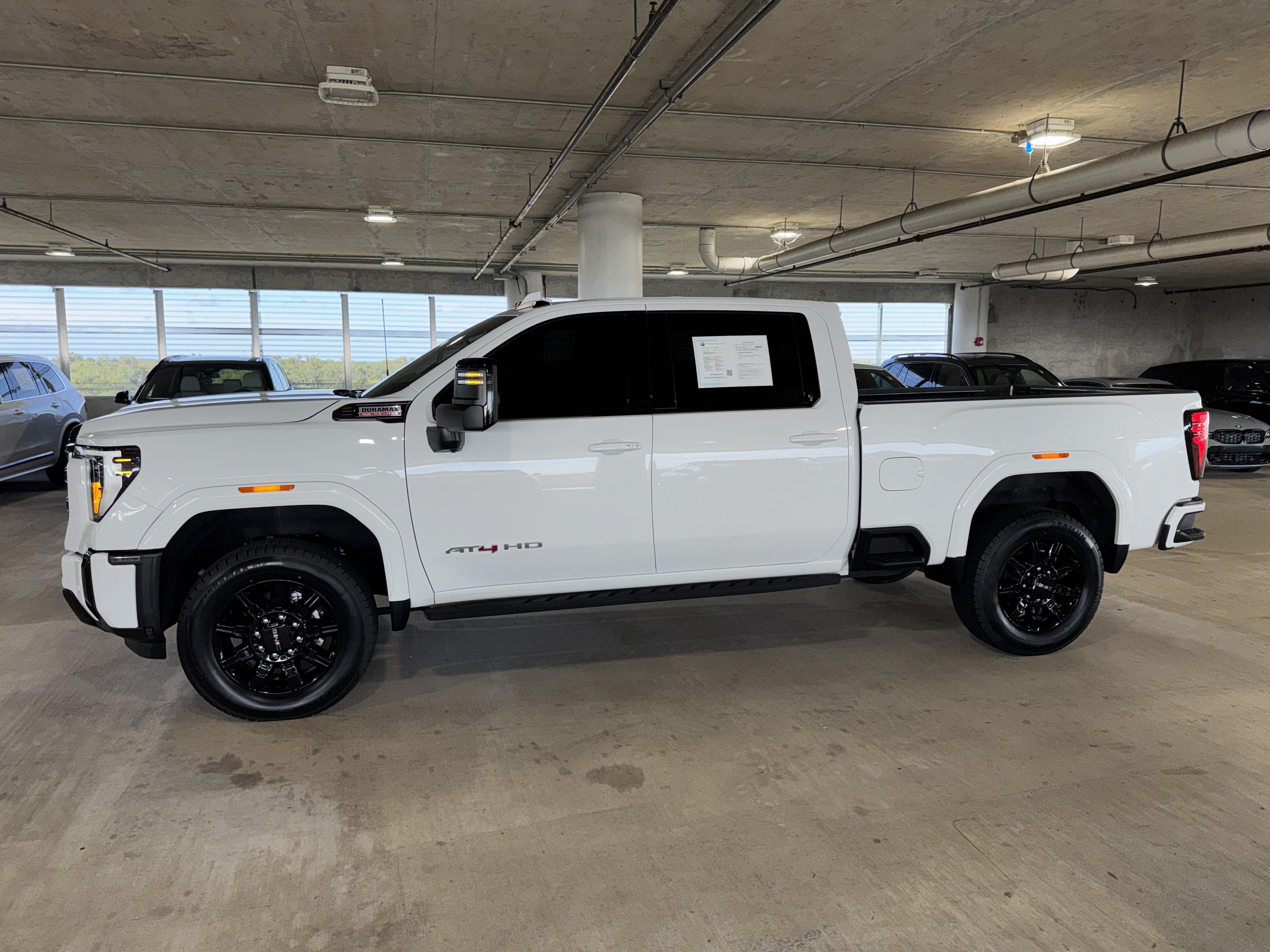 Used 2025 GMC Sierra 2500 AT4 w/ AT4 Premium Plus Package AWD/4WD image 5