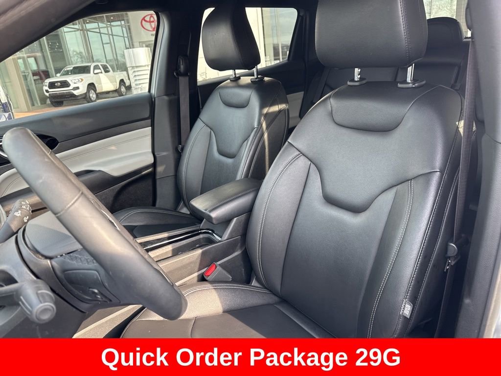 Used 2025 Jeep Compass Limited image 14