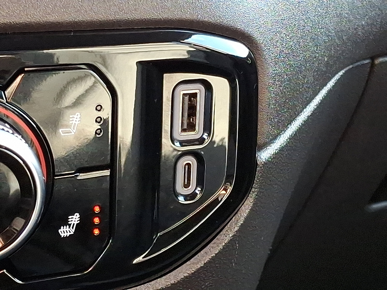 Certified 2025 GMC Sierra 1500 SLT image 27