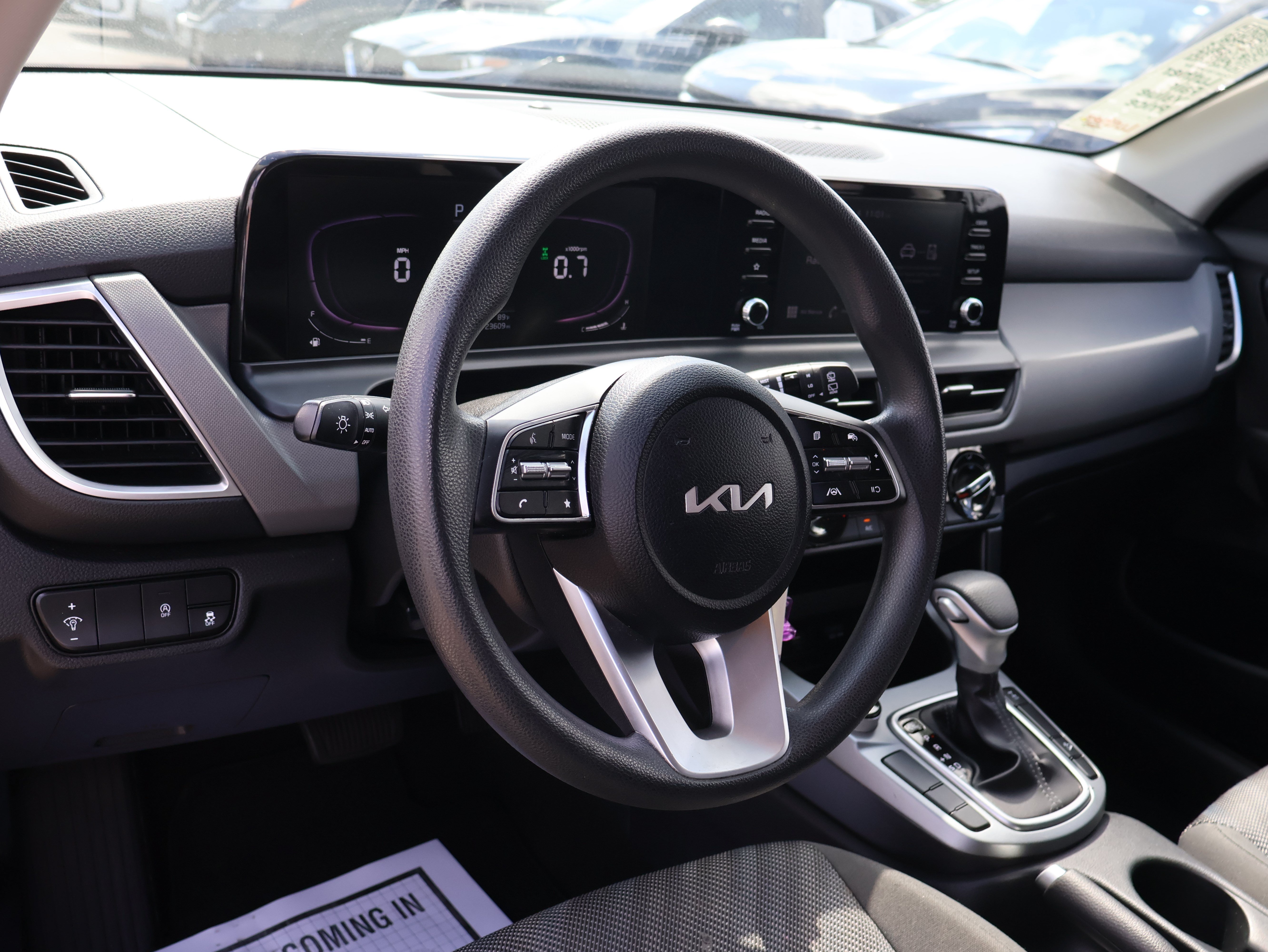 Used 2024 Kia Seltos LX AWD/4WD image 23