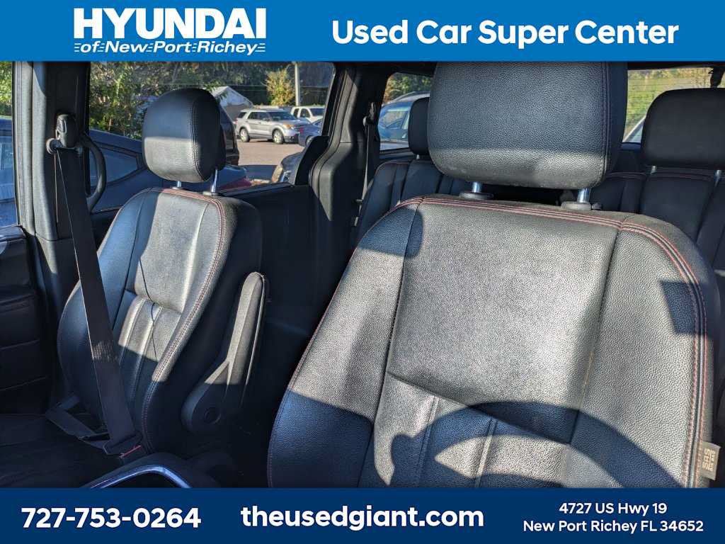 Used 2019 Dodge Grand Caravan GT FWD image 3