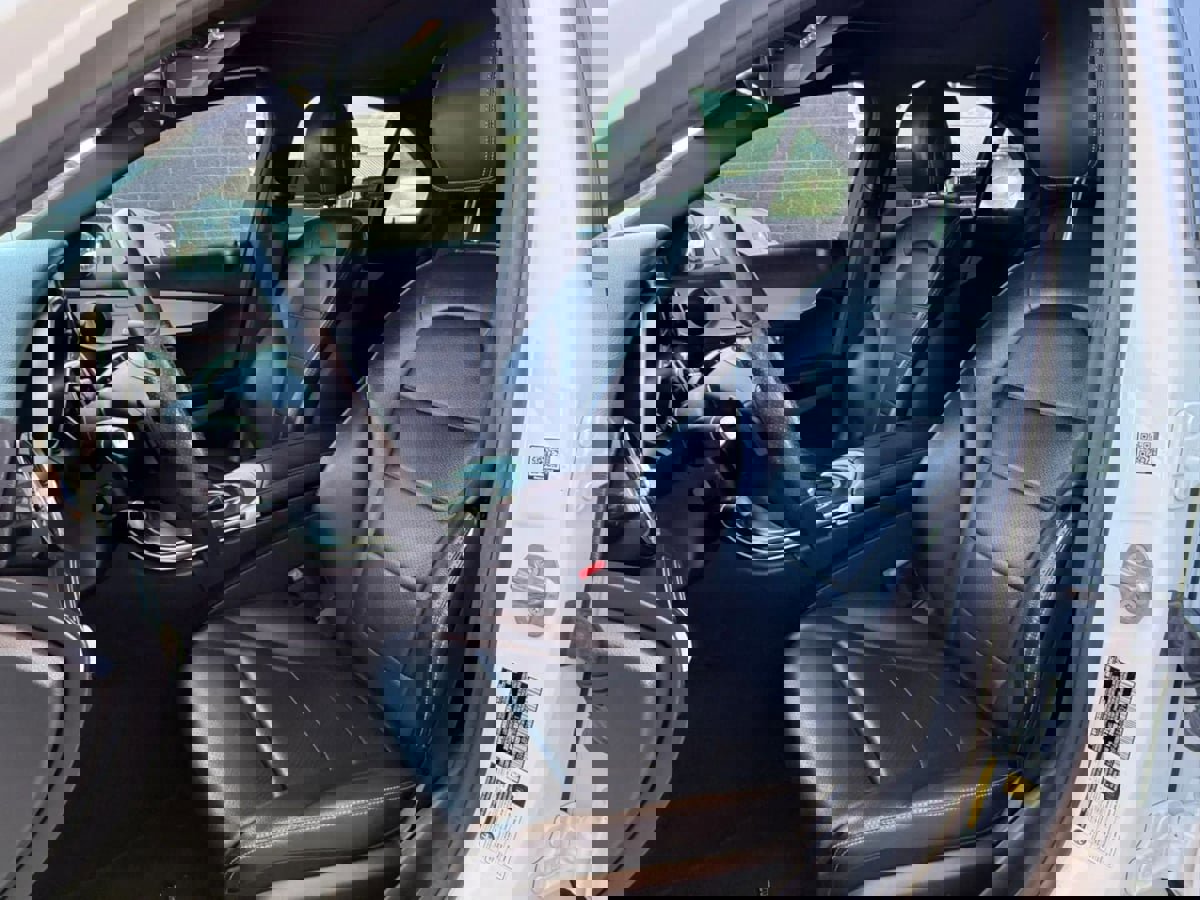 Used 2018 Mercedes-Benz C 300 Sedan w/ Premium Package image 40