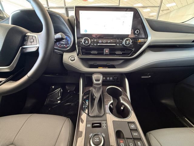 Used 2026 Toyota Highlander Platinum AWD/4WD image 15