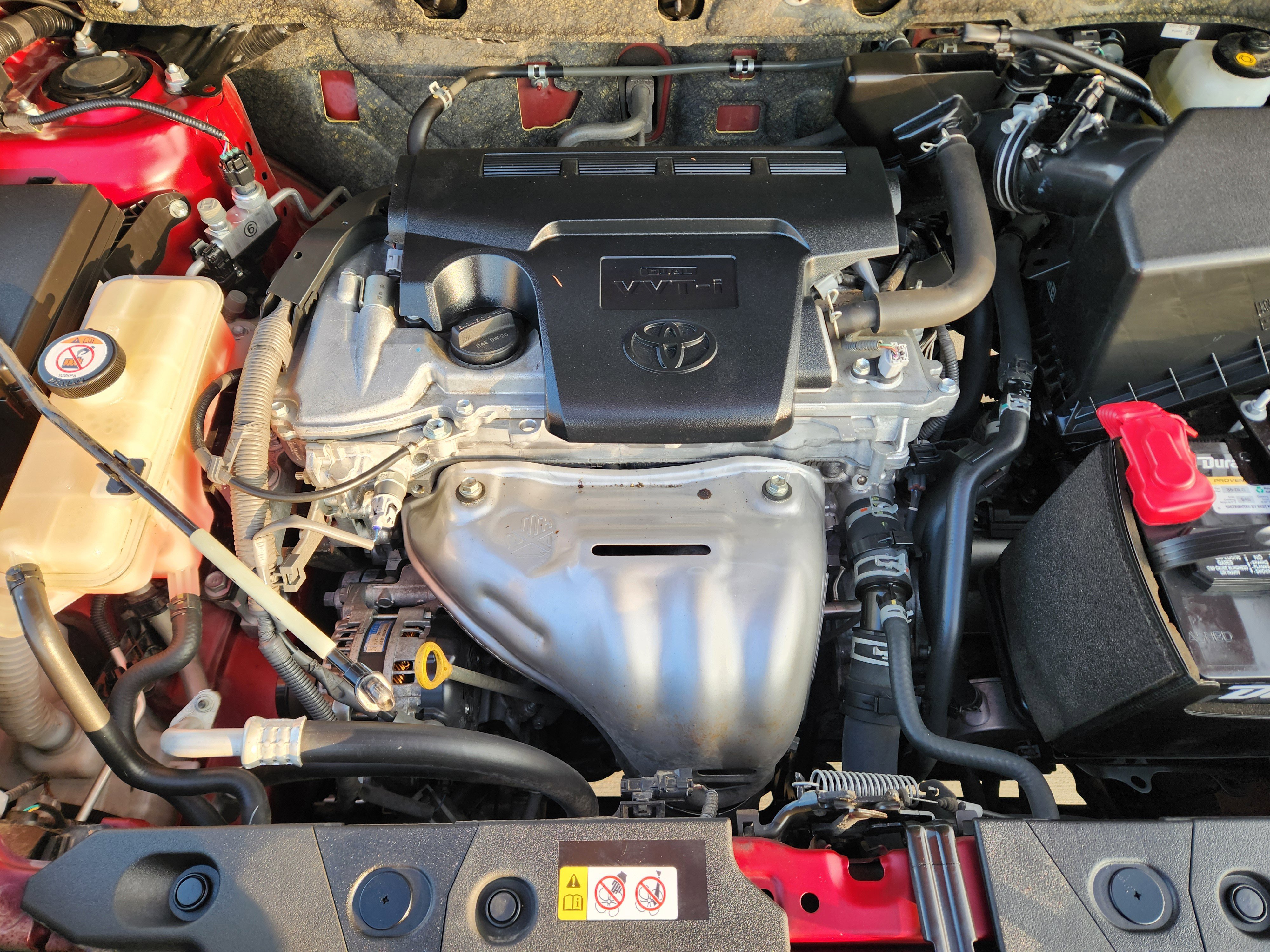 Used 2018 Toyota RAV4 SE image 40