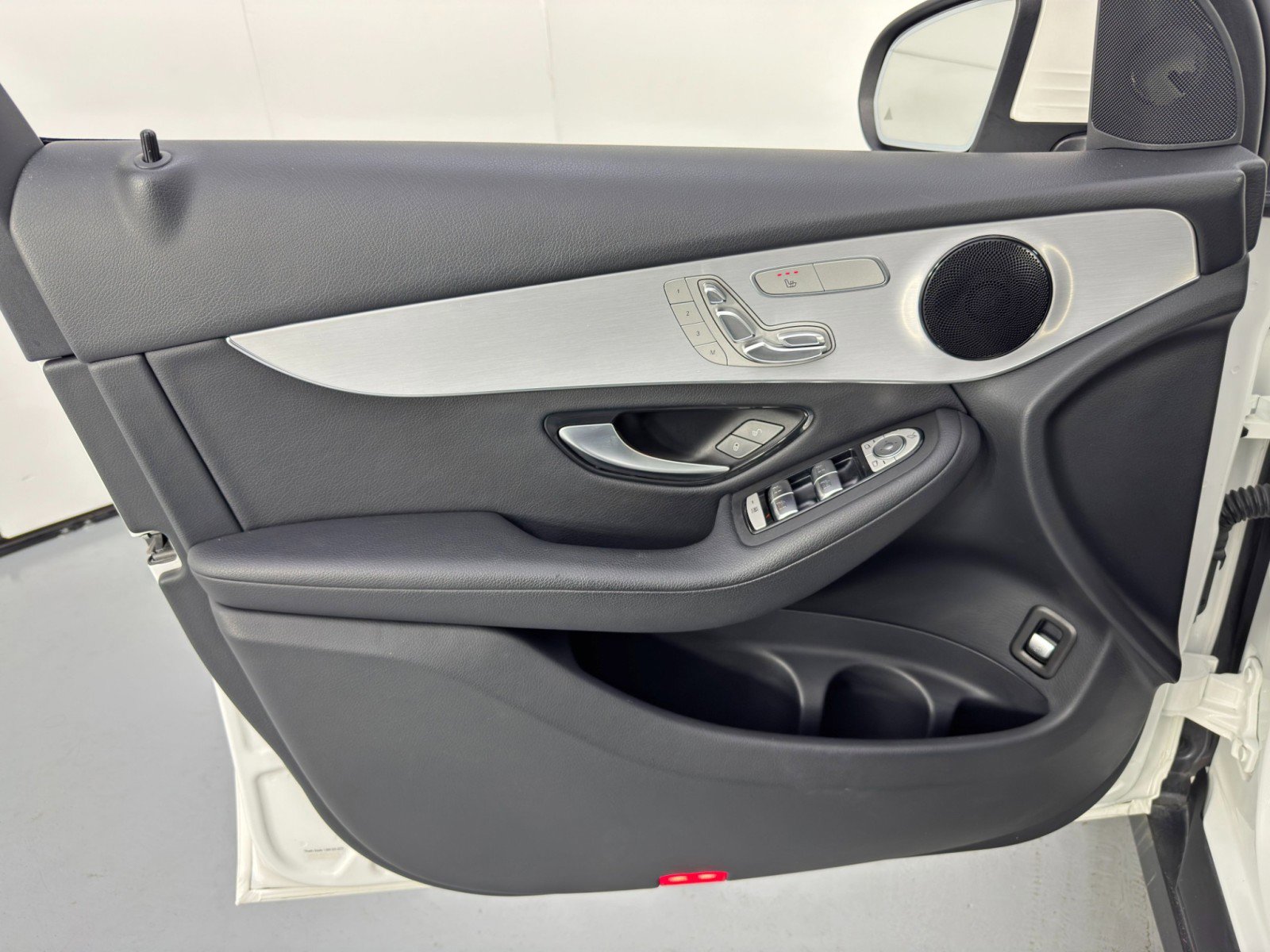 Used 2021 Mercedes-Benz GLC 300 image 40