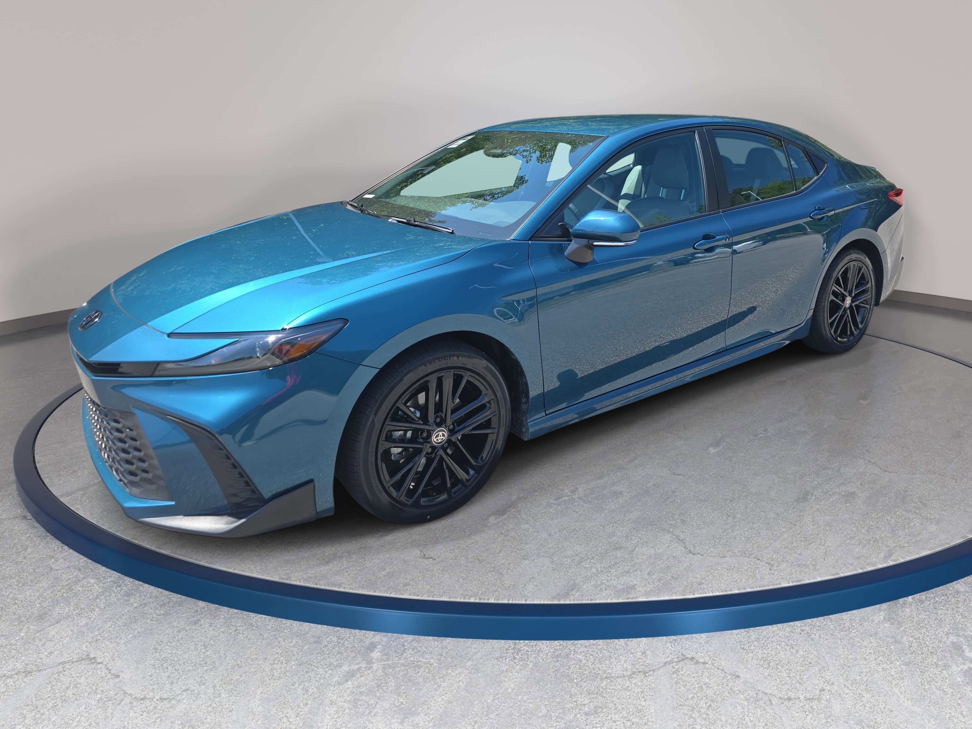 Used 2025 Toyota Camry SE w/ Multimedia Upgrade Package FWD image 1