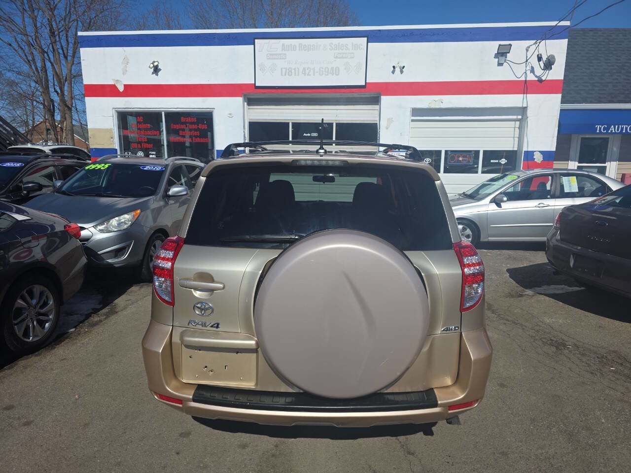 Used 2012 Toyota RAV4 Base 4x4 4dr SUV w/ Value Pkg image 6