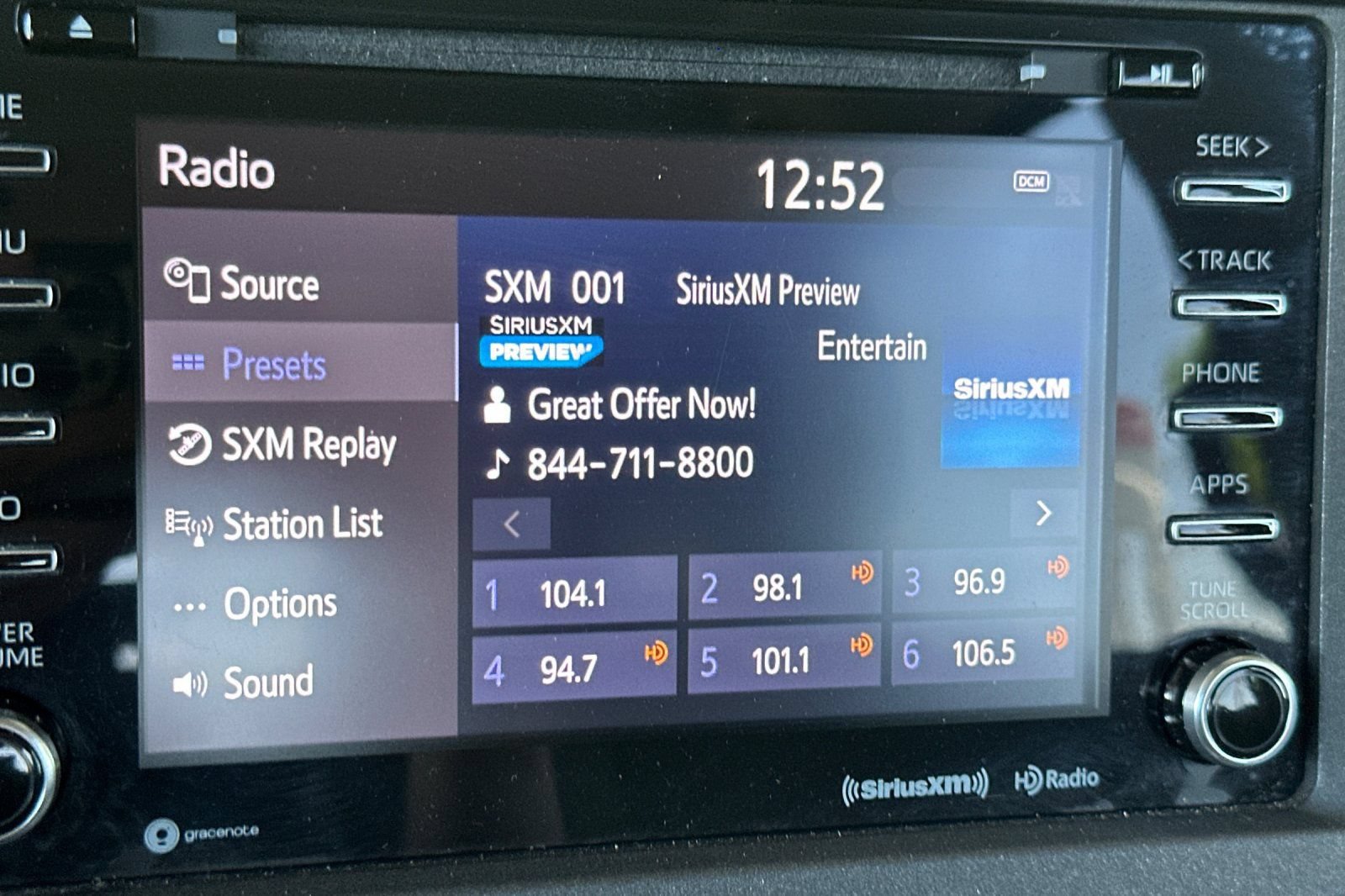 Certified 2018 Toyota Sienna LE w/ Carpet Mat Package FWD image 22
