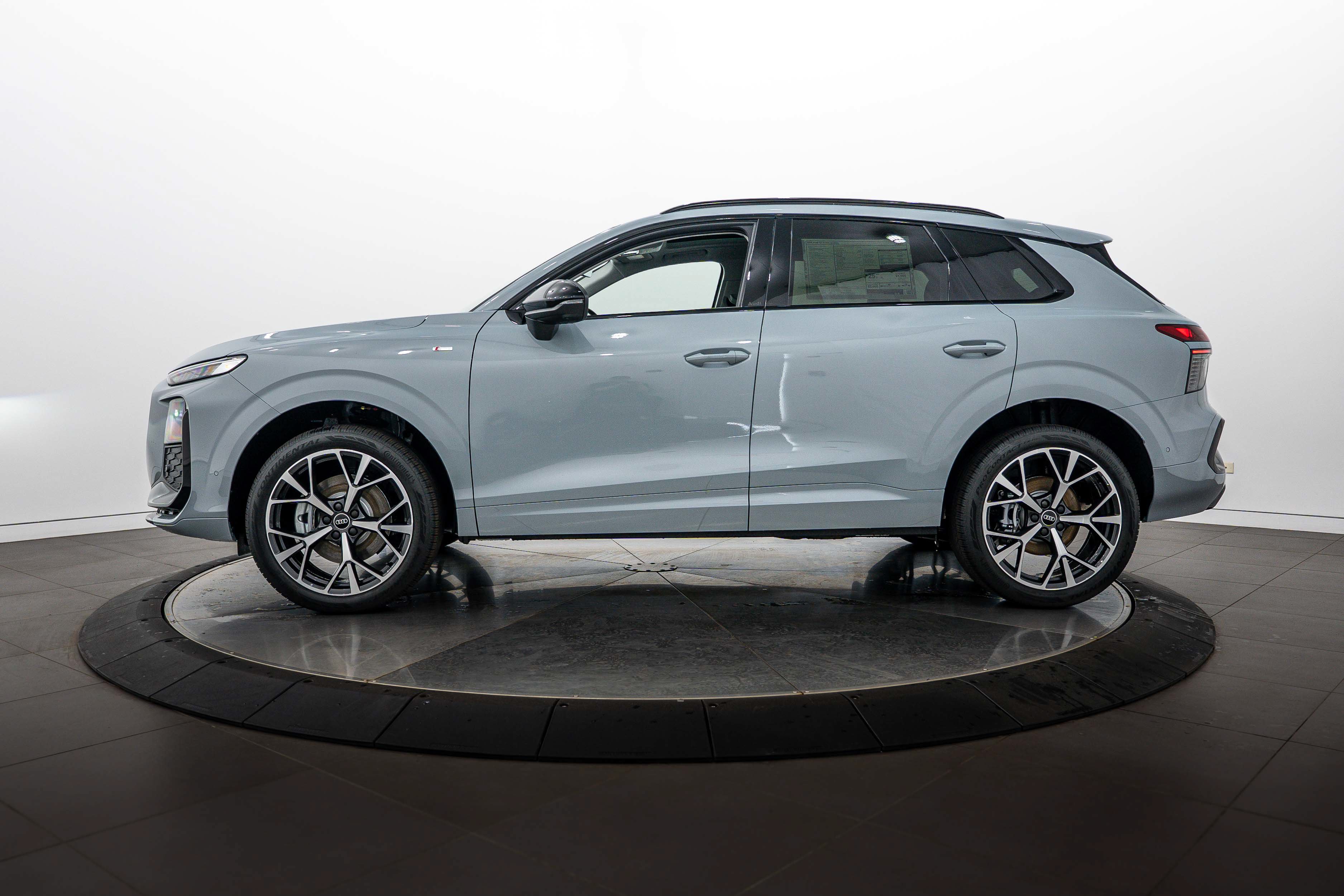 New 2026 Audi Q3 quattro 2.0T AWD/4WD image 6