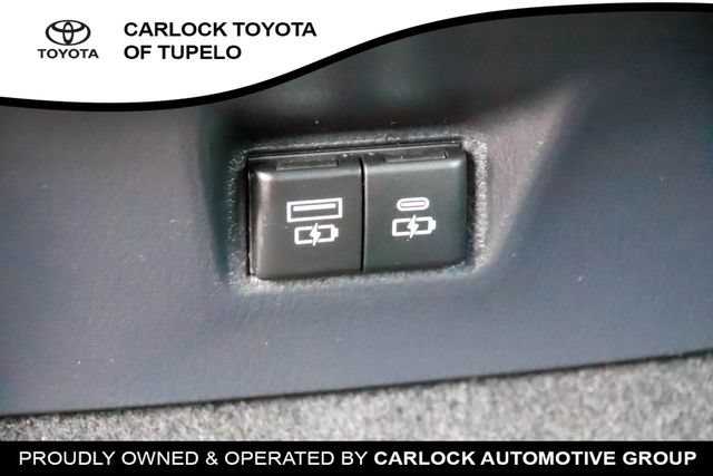 Used 2025 Toyota Camry SE FWD image 21