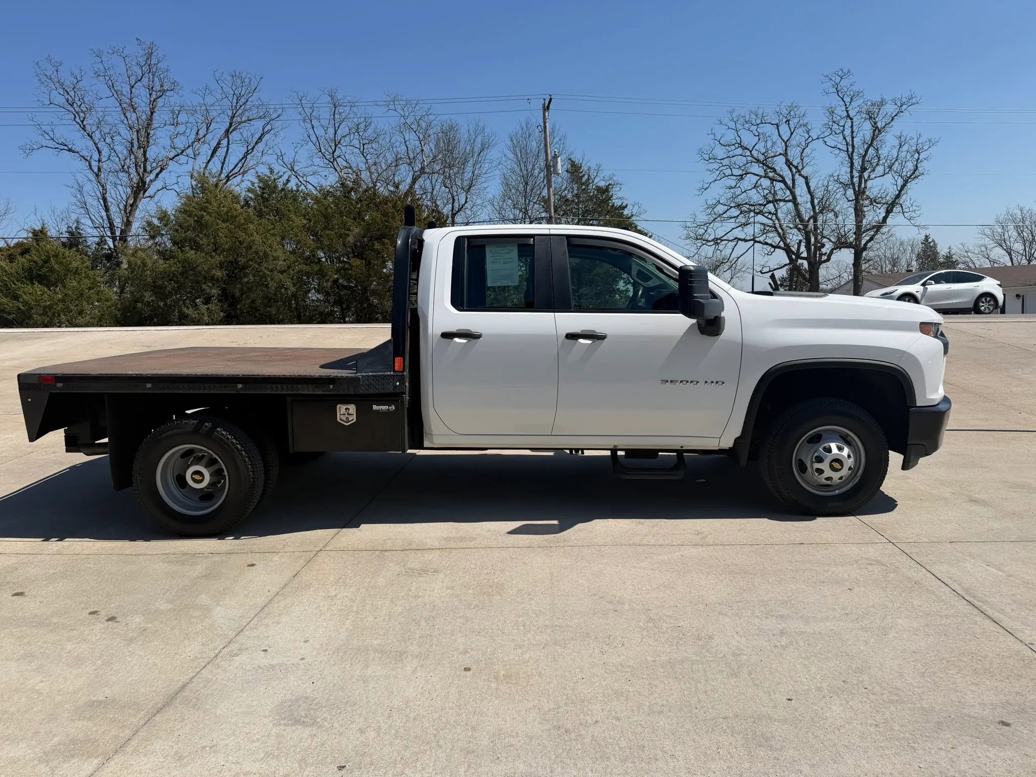 Used 2021 Chevrolet Silverado 3500 W/T RWD image 2