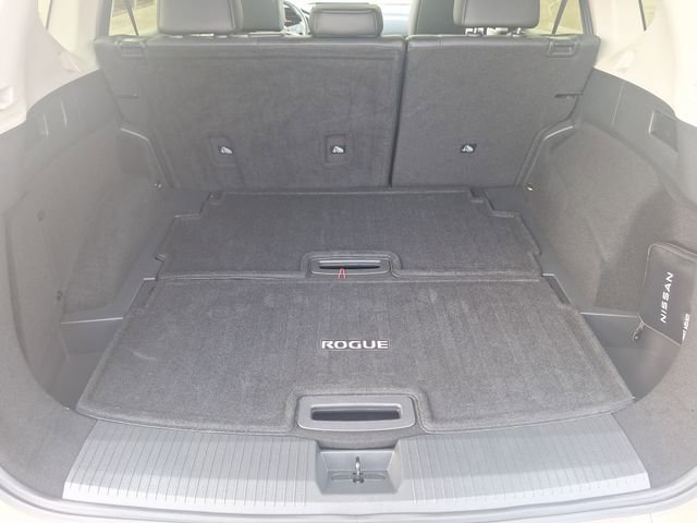 Certified 2024 Nissan Rogue Platinum FWD image 37