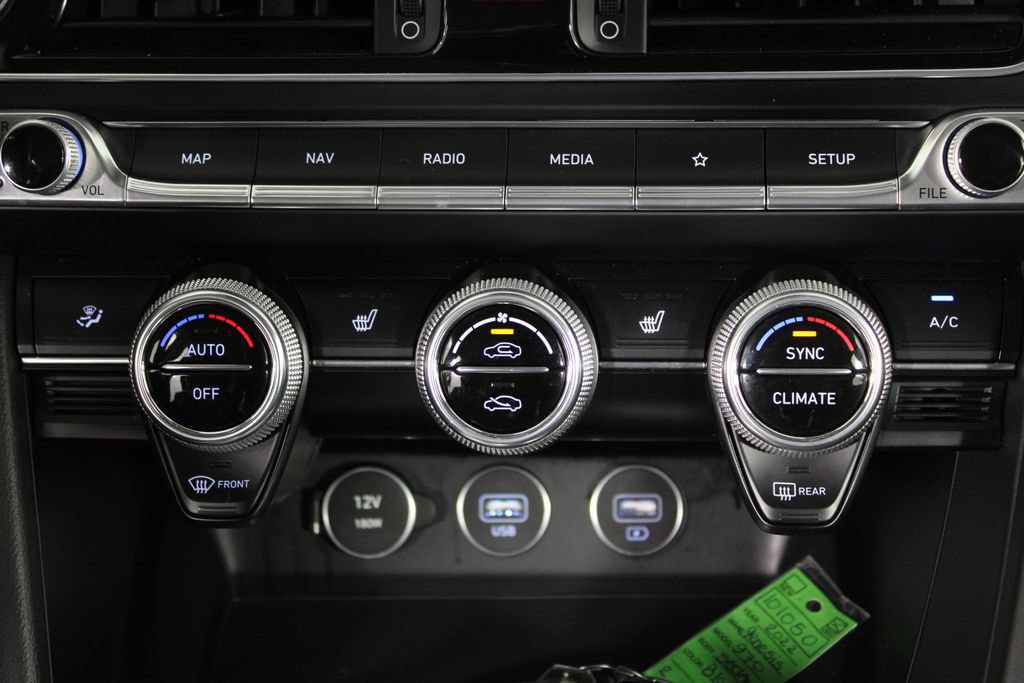 Used 2022 Genesis G70 3.3T RWD image 20