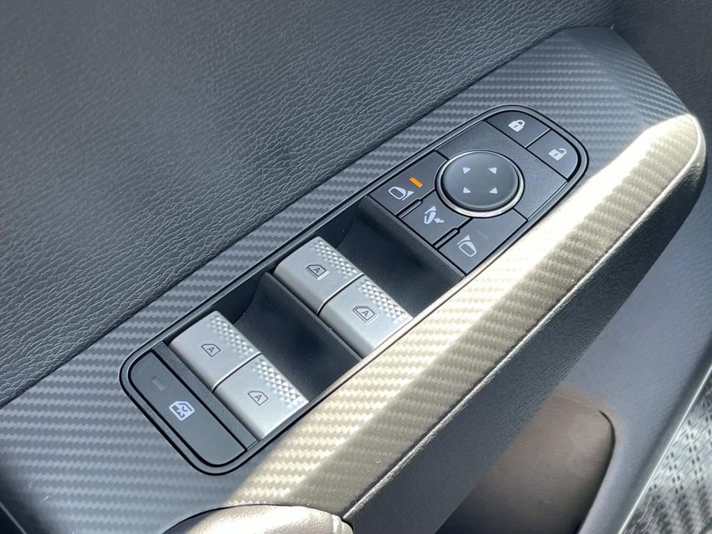 New 2025 Mitsubishi Outlander SE image 22