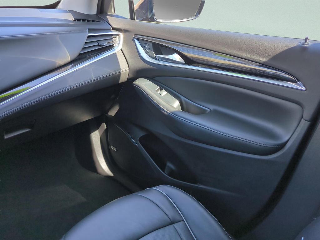 Used 2021 Buick Enclave Avenir w/ Avenir Technology Package image 16