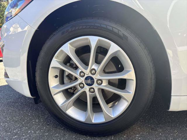 Used 2019 Ford Fusion SE FWD image 8