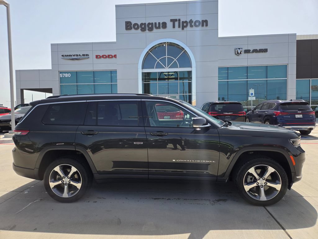 Used 2023 Jeep Grand Cherokee L Limited AWD/4WD image 2