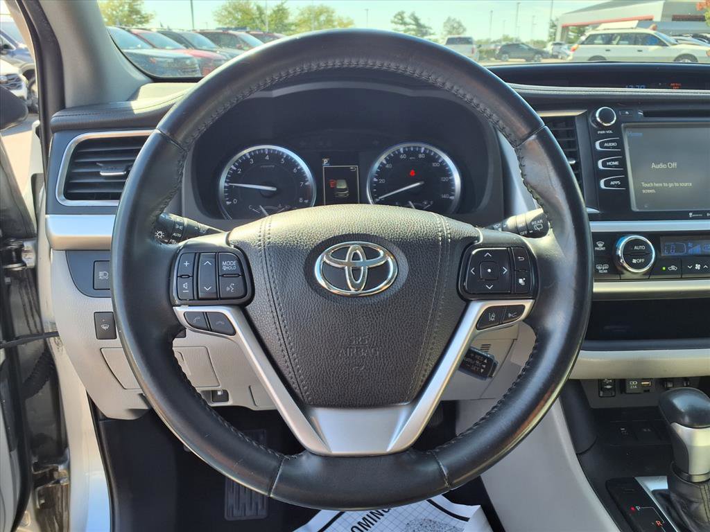 Used 2019 Toyota Highlander XLE image 15