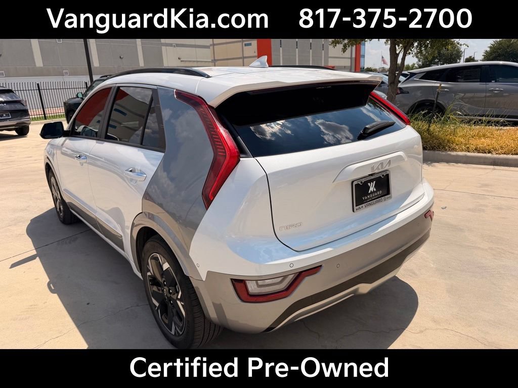 Certified 2023 Kia Niro Wave FWD image 2