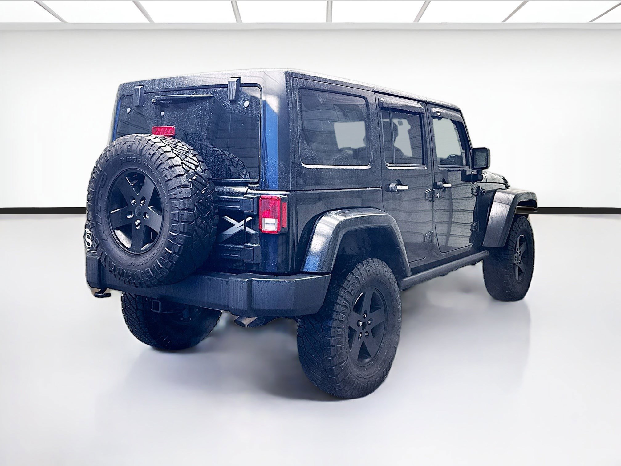 Used 2015 Jeep Wrangler Unlimited Sahara image 4