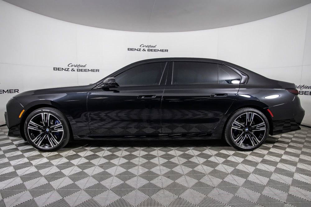 Used 2023 BMW 740i RWD image 9