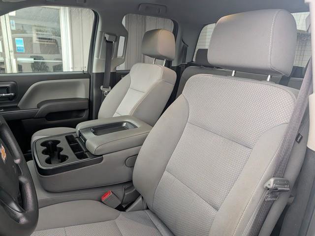 Used 2018 Chevrolet Silverado 1500 Custom w/ Custom Convenience Package AWD/4WD image 12