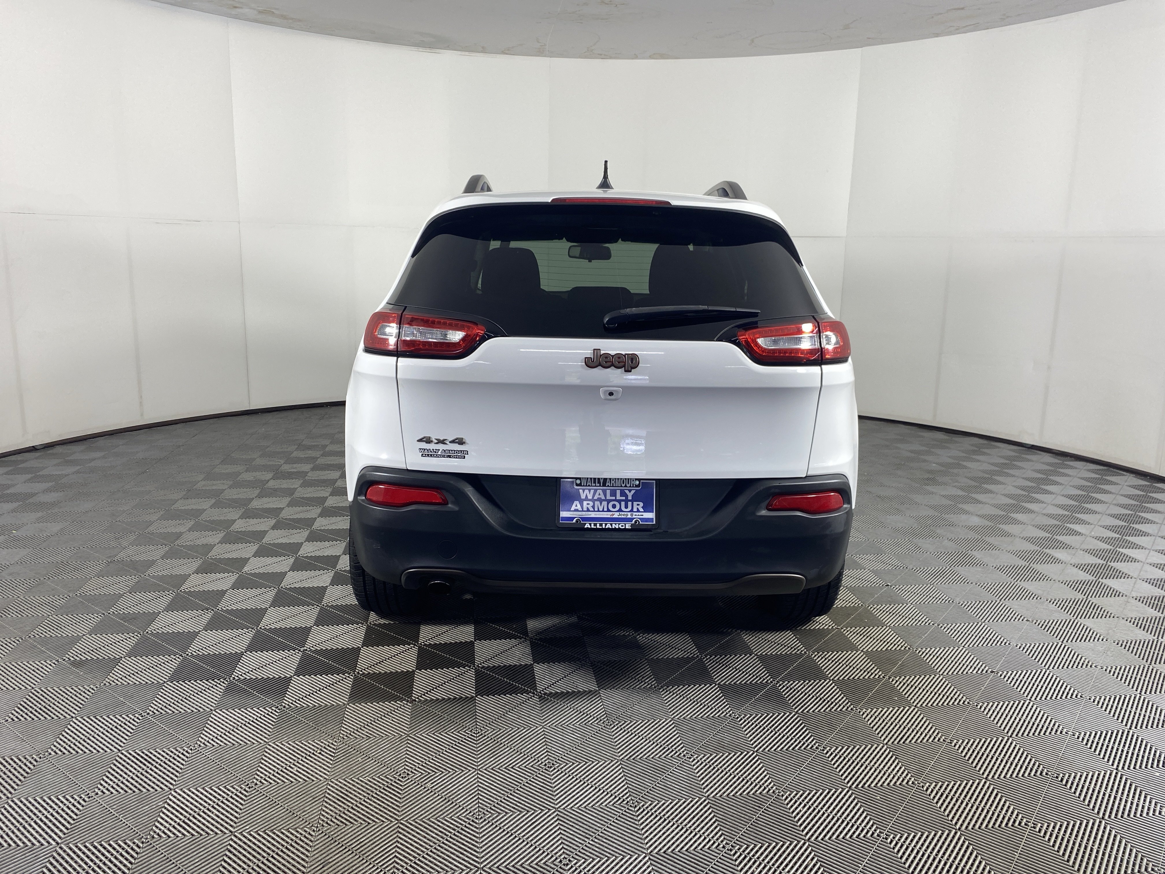 Used 2017 Jeep Cherokee 75th Anniversary AWD/4WD image 9