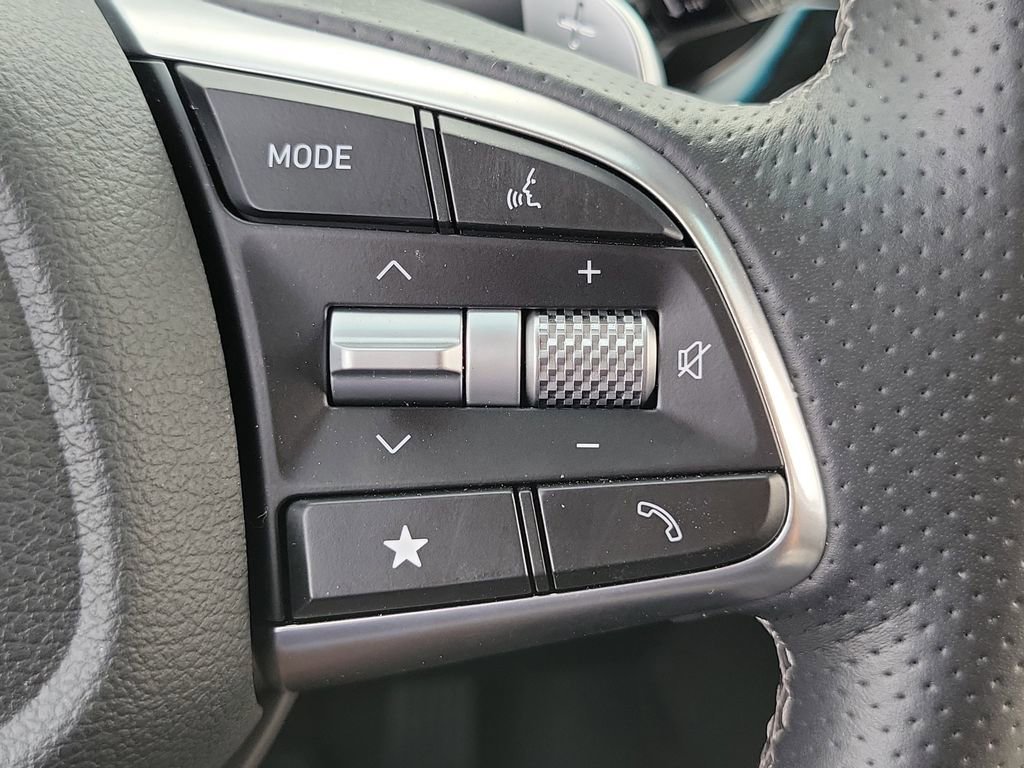 Used 2026 Genesis G70 2.5T RWD image 24