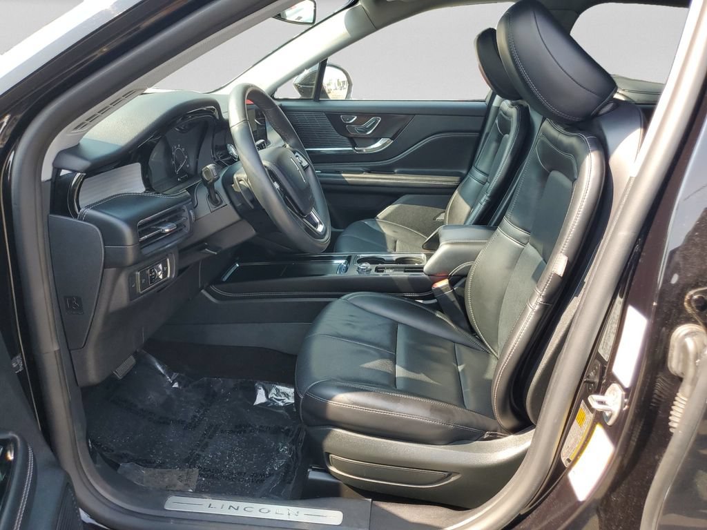 Used 2022 Lincoln Corsair AWD w/ Premium Package image 16