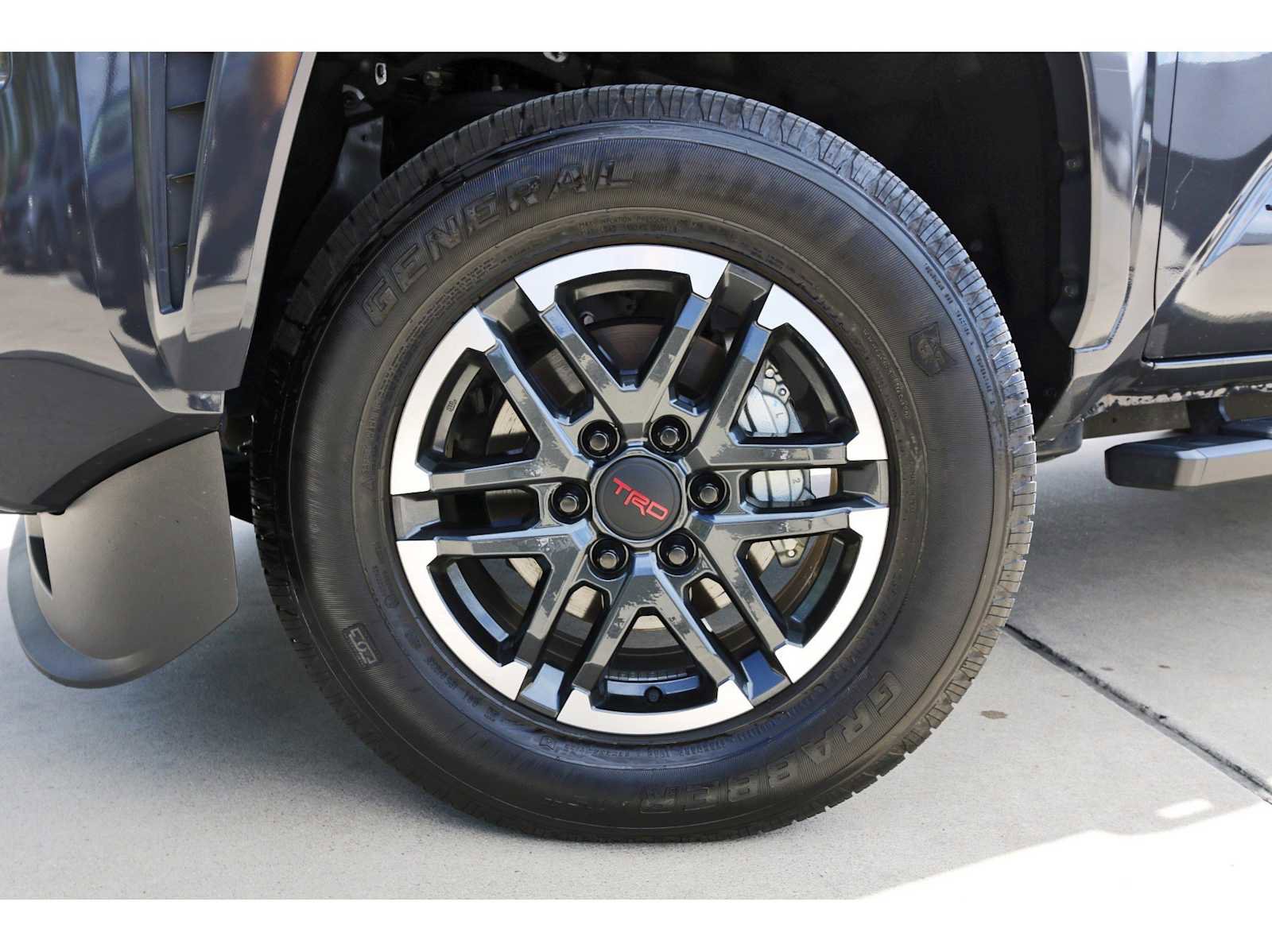 Used 2024 Toyota Tacoma TRD Sport w/ TRD Sport Upgrade Package image 29