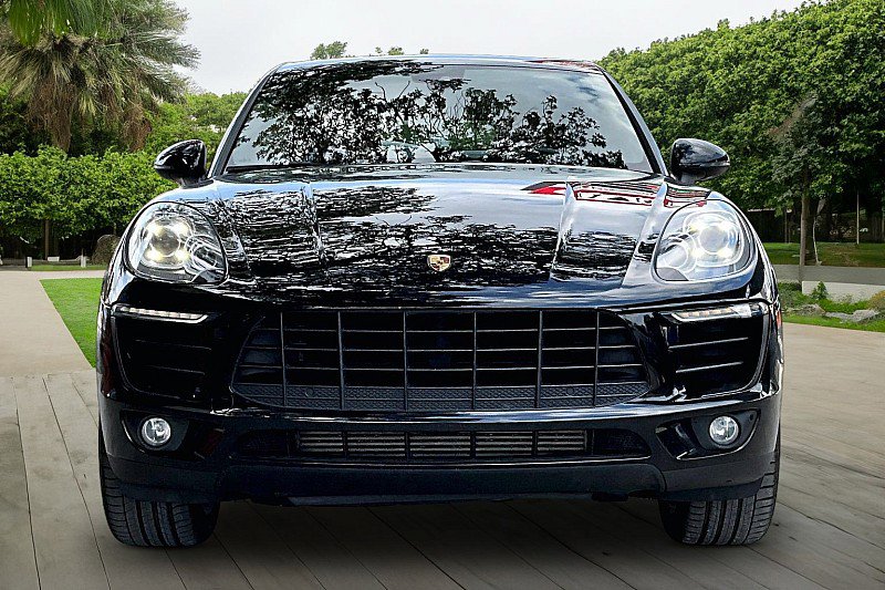 Used 2018 Porsche Macan AWD/4WD image 2