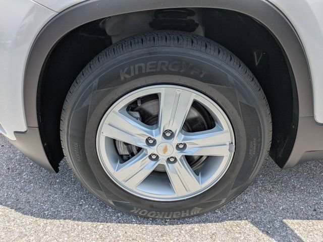 Used 2021 Chevrolet Trax LS w/ Tint and Cruise Package FWD image 11