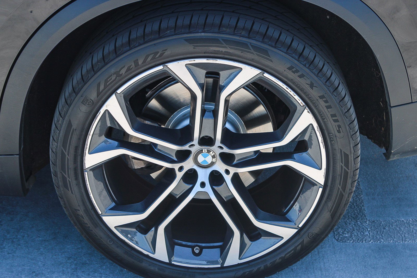 Used 2024 BMW X5 sDrive40i w/ Premium Package RWD image 11