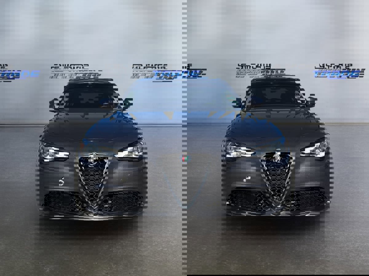 Used 2020 Alfa Romeo Giulia image 2