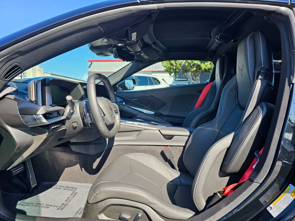 Used 2026 Chevrolet Corvette Stingray Coupe w/ 1LT RWD image 18
