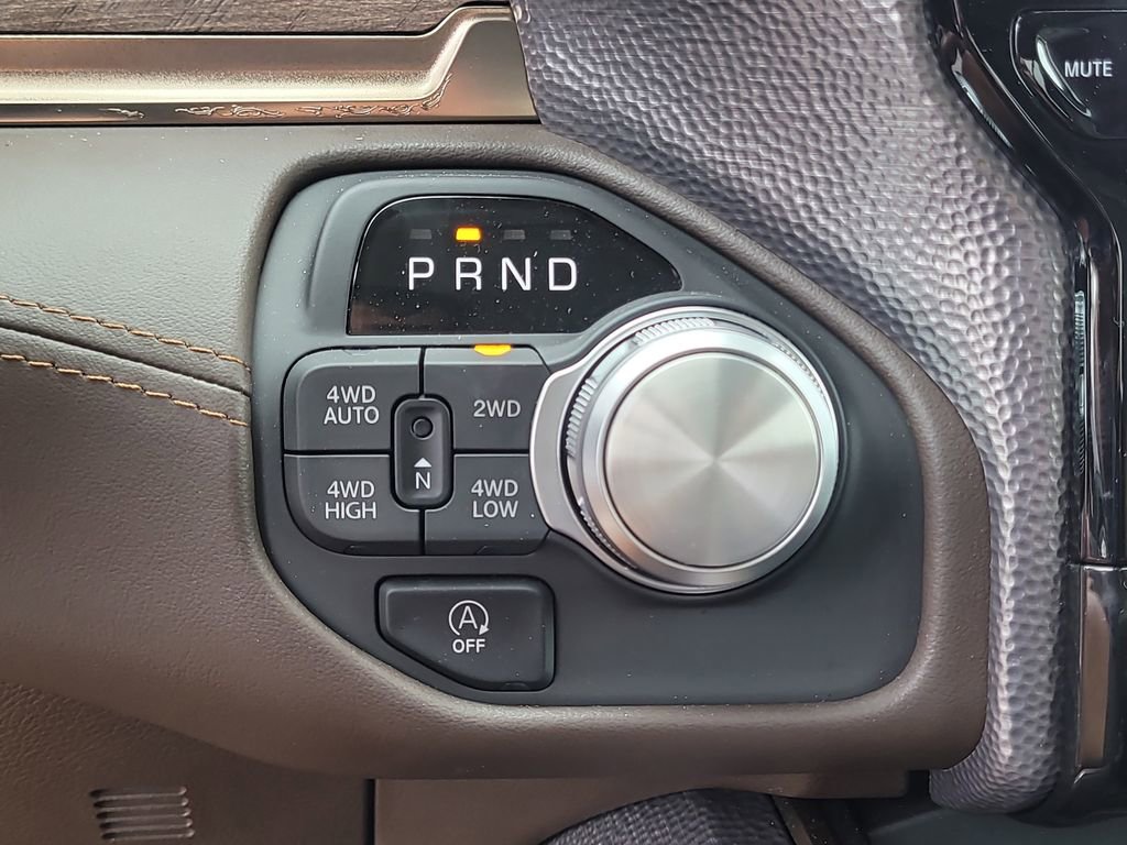 Used 2025 RAM 1500 Limited AWD/4WD image 31
