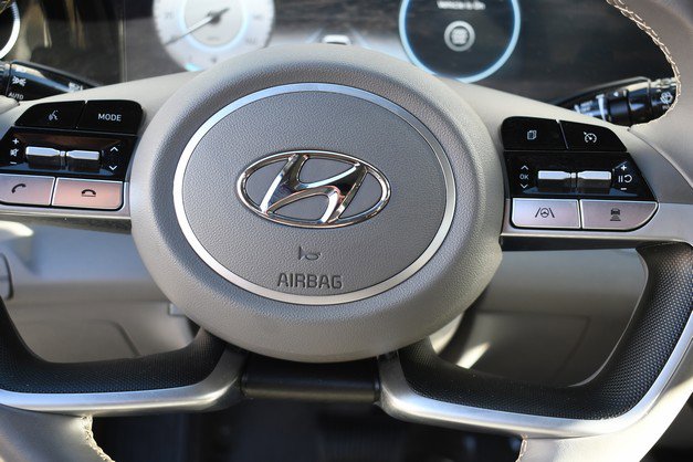 Used 2023 Hyundai Elantra SEL w/ Convenience Package image 30