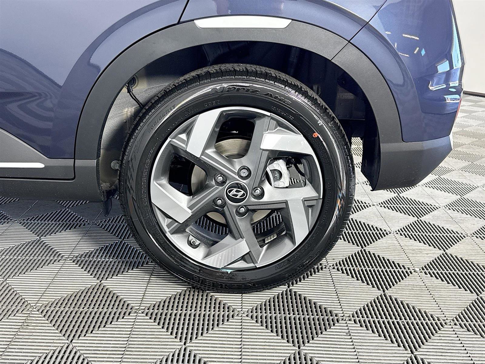 New 2025 Hyundai Venue Limited image 30