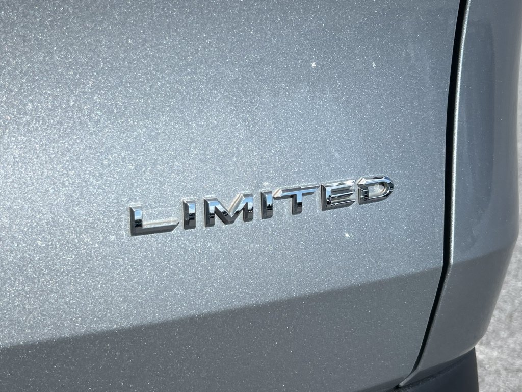 Used 2024 Toyota Grand Highlander AWD image 17
