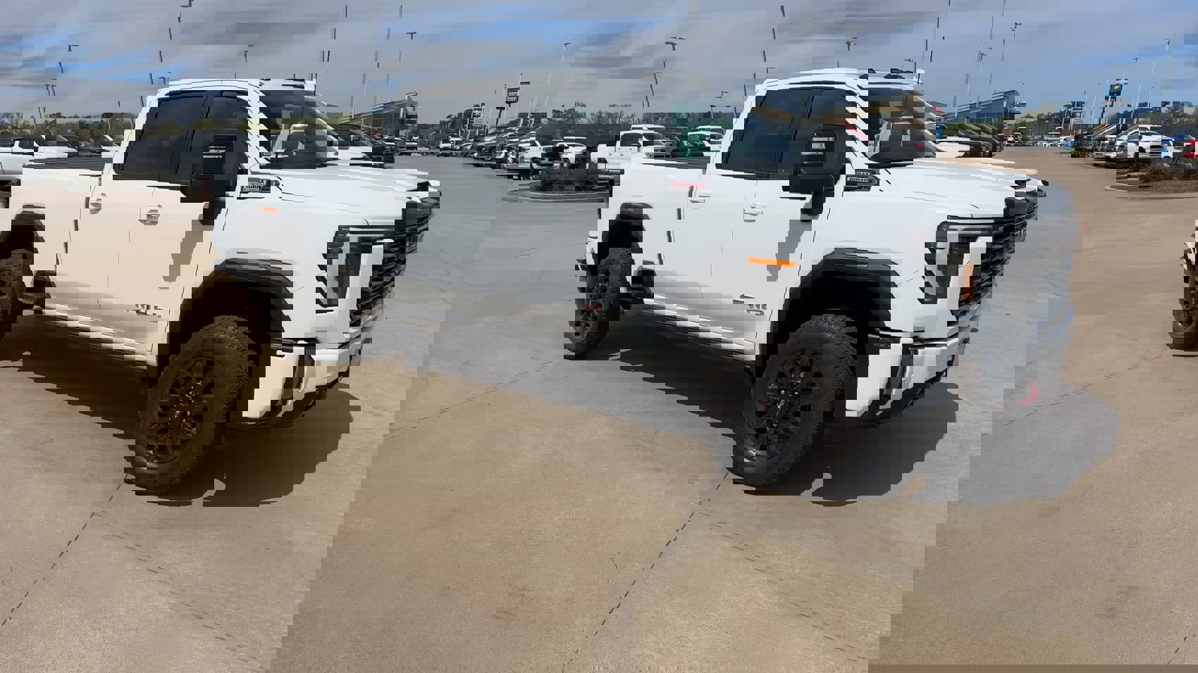 Used 2024 GMC Sierra 2500 AT4 w/ AT4 Premium Plus Package image 3