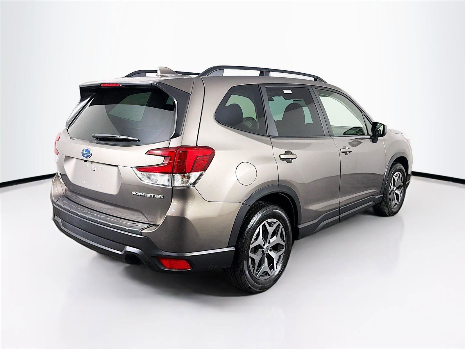 Used 2021 Subaru Forester Premium w/ Popular Package #1 AWD/4WD image 7