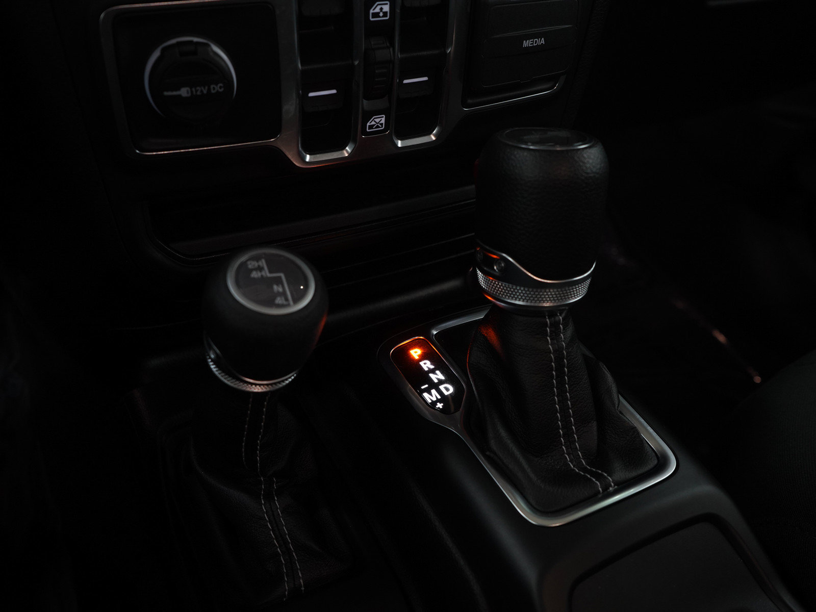 Used 2023 Jeep Wrangler Unlimited Sahara AWD/4WD image 24